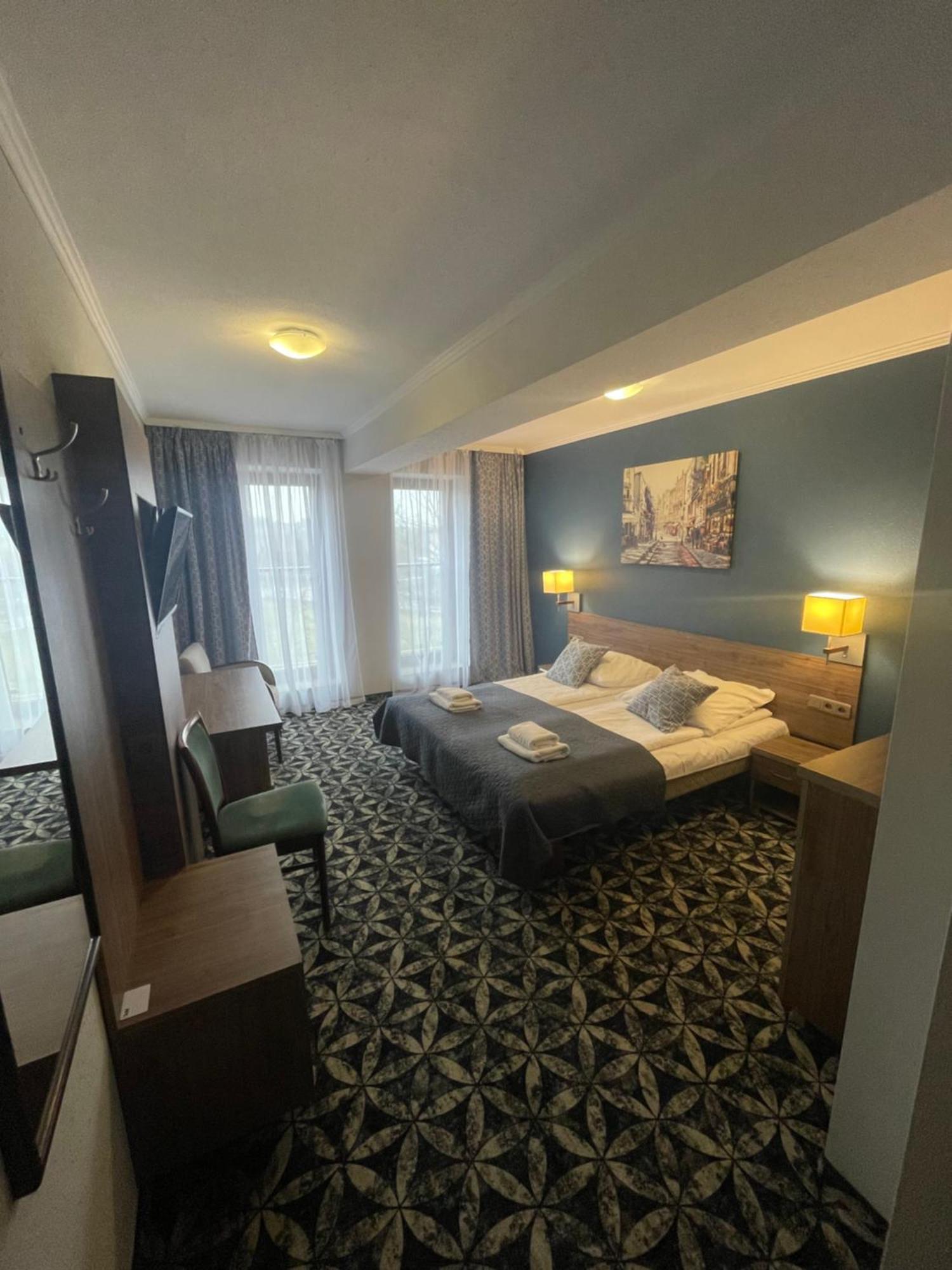 Hotel Zakliki Krakow Luaran gambar