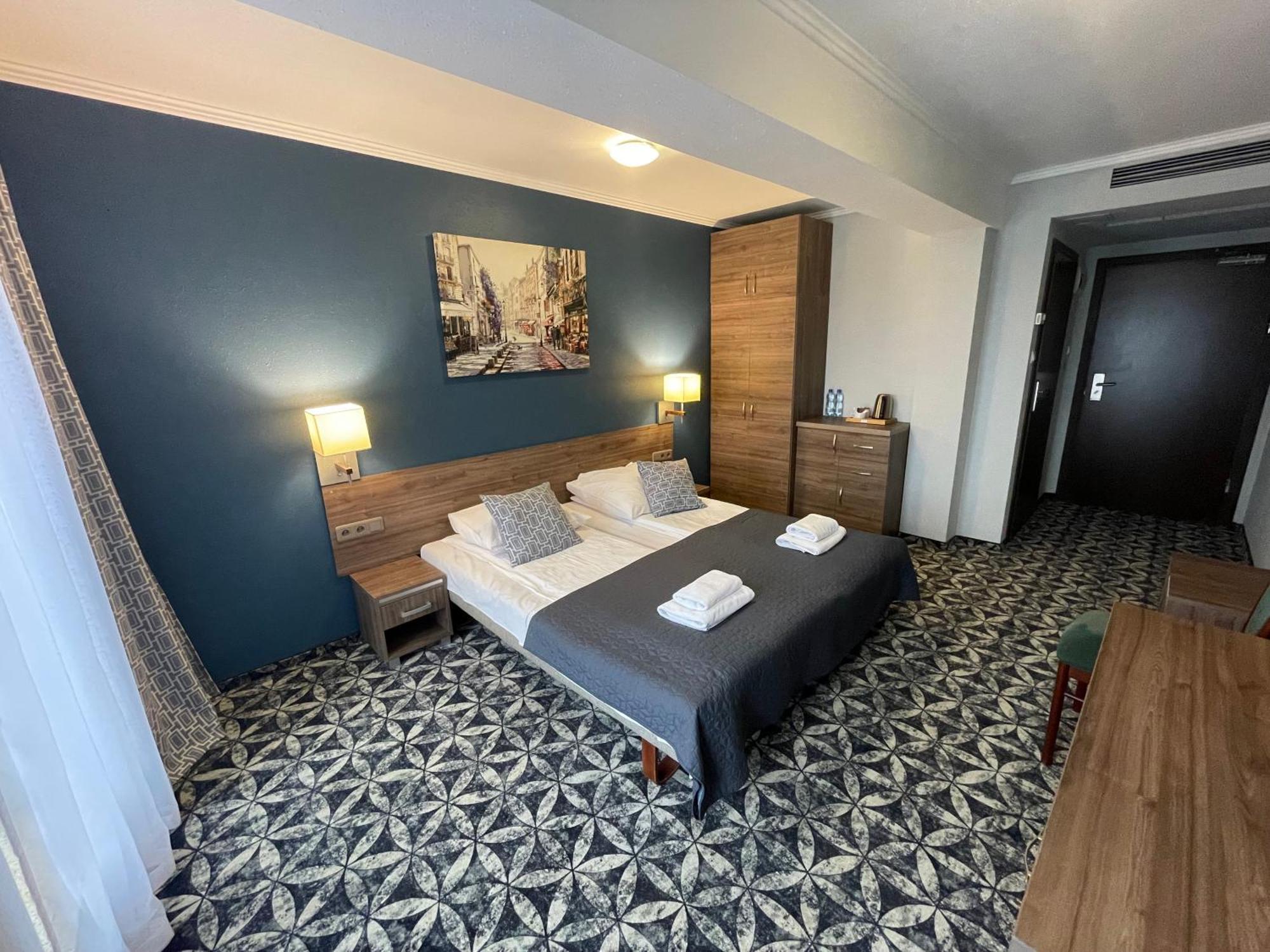 Hotel Zakliki Krakow Luaran gambar