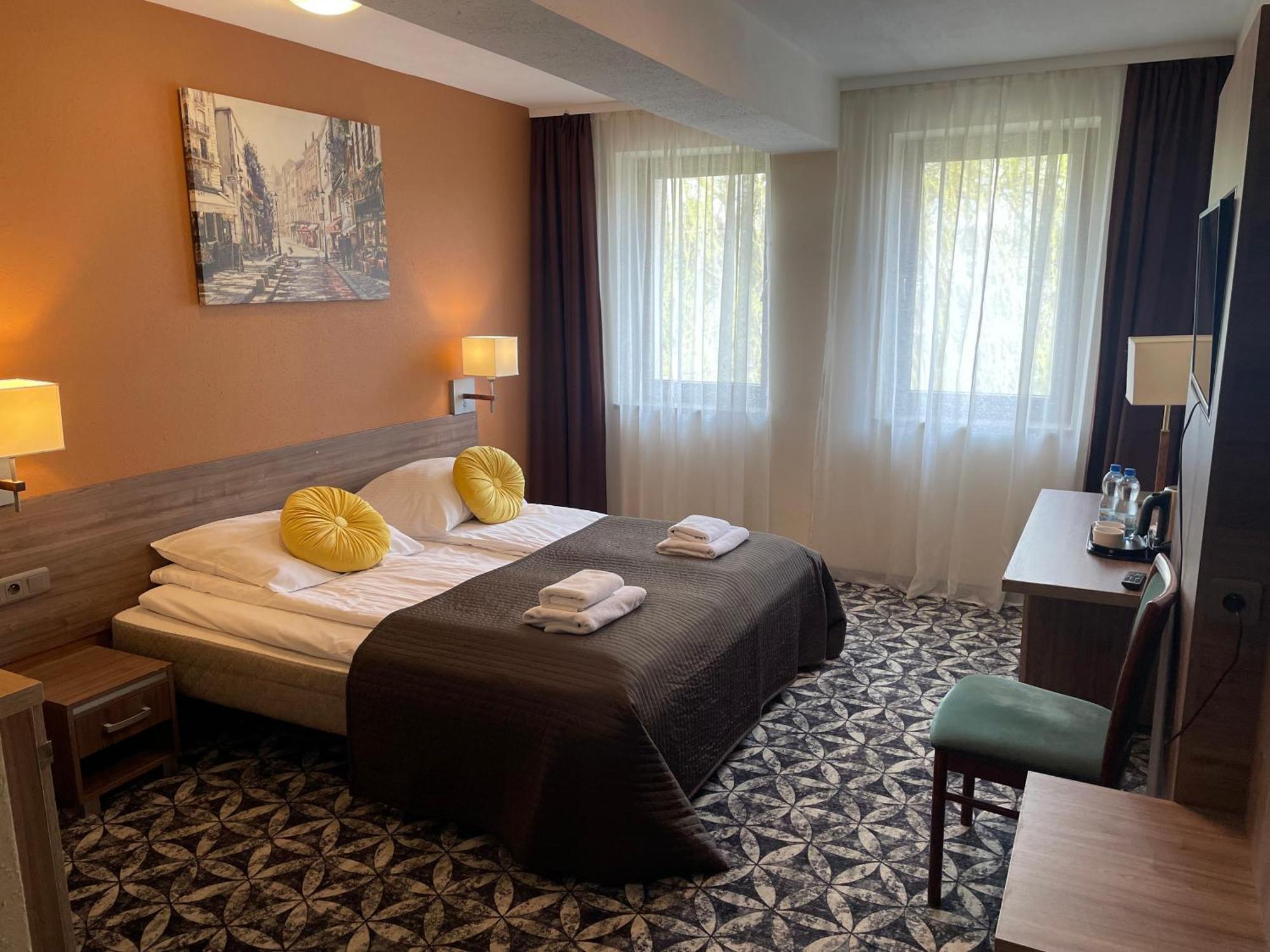 Hotel Zakliki Krakow Luaran gambar