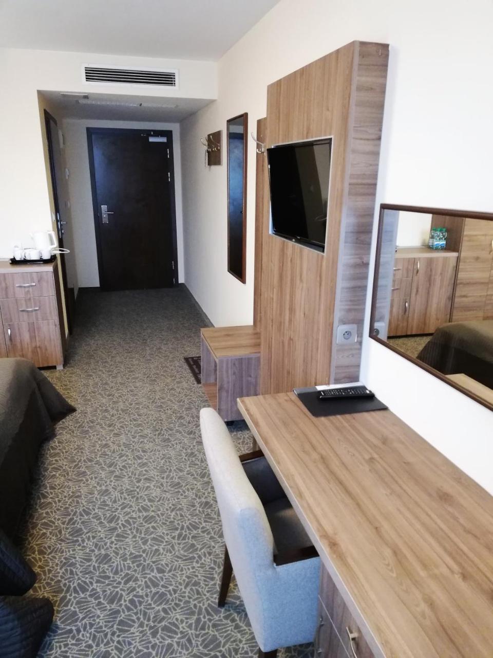 Hotel Zakliki Krakow Luaran gambar