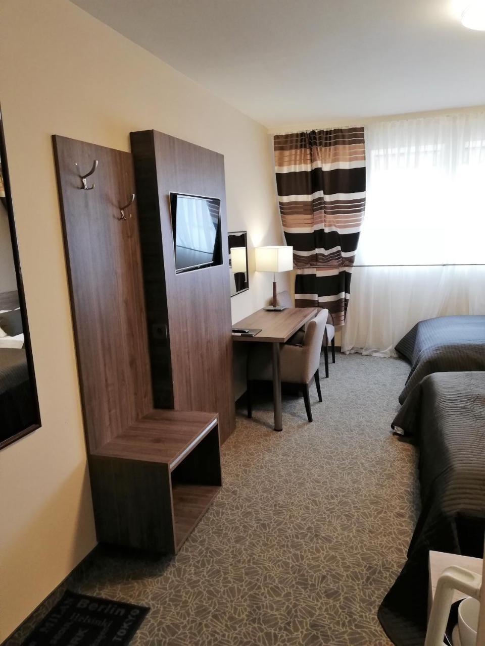 Hotel Zakliki Krakow Luaran gambar