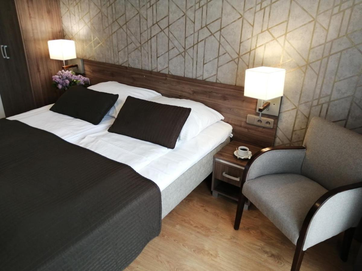 Hotel Zakliki Krakow Luaran gambar