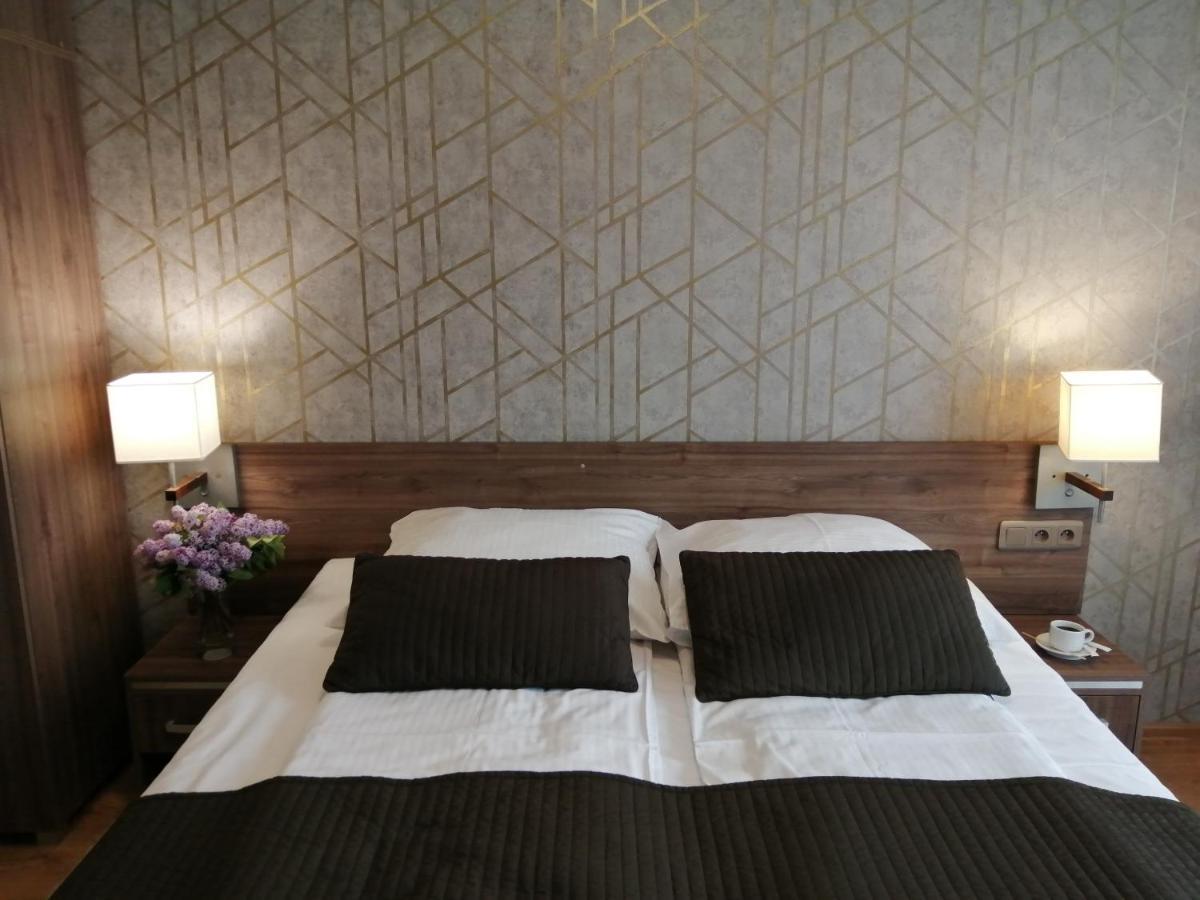 Hotel Zakliki Krakow Luaran gambar